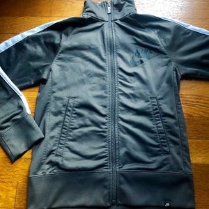 Nike Sportswear shirt with zipper and mock neck Boys Medium